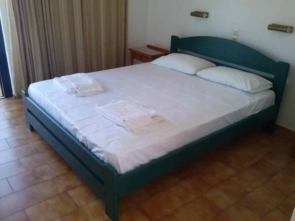 Pericles Studios Agia Marina  Kamer foto