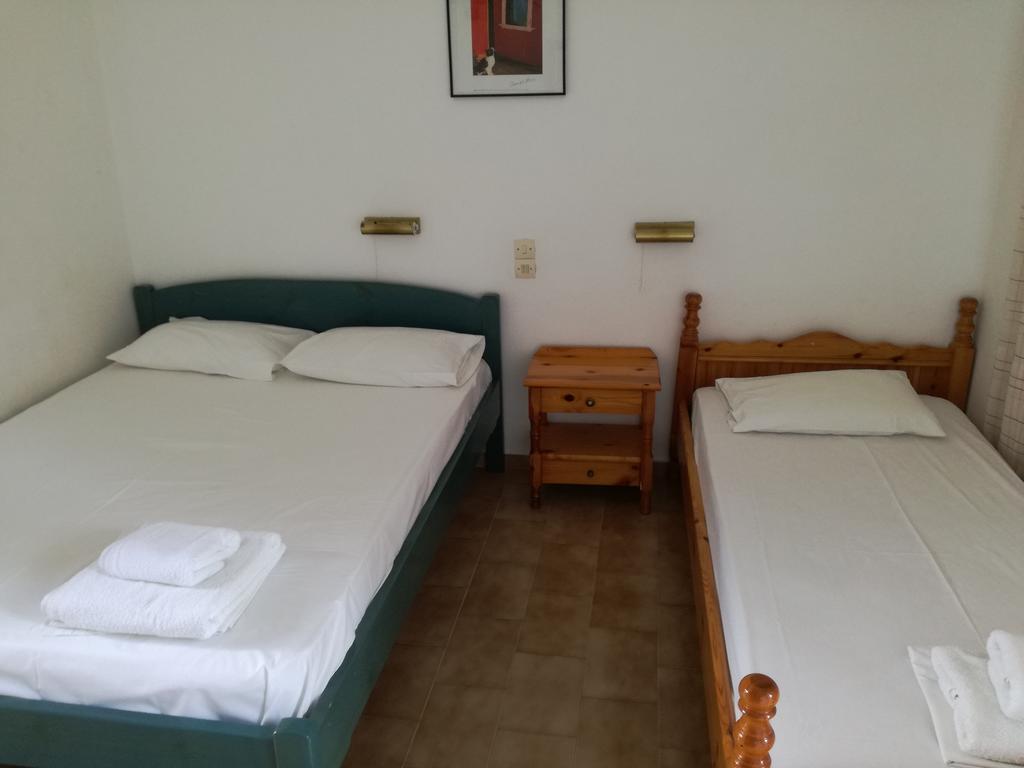 Pericles Studios Agia Marina  Buitenkant foto